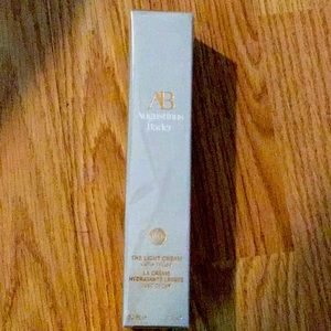 Agustinus Bader The Light Cream